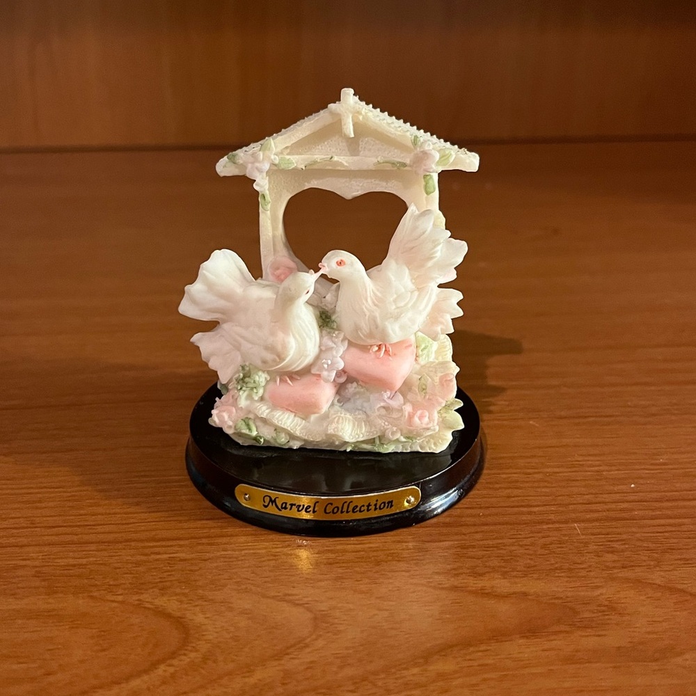 Vintage Lovebird figurine
